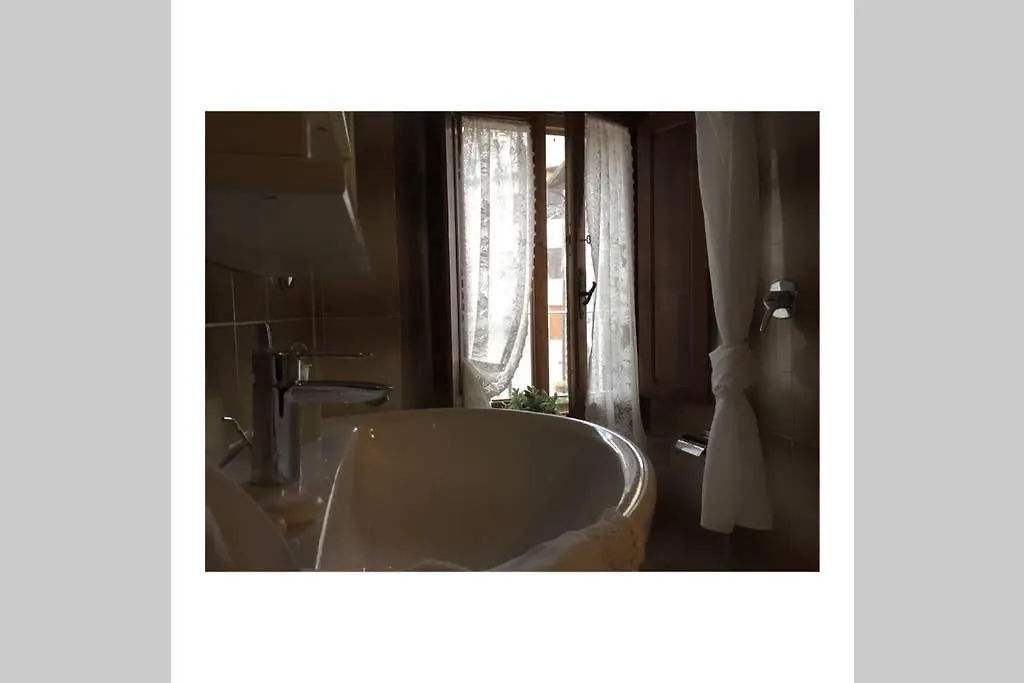 Tugninello Rustic Stone House Villa Vagli di Sotto 0*,  Italy
